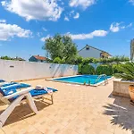 Prázdninový dům 4 Bedroom Pet Friendly In Štinjan