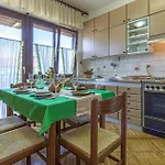 4 Bedroom Pet Friendly In Prázdninový dům *