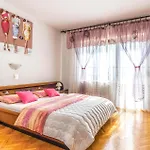 4 Bedroom Pet Friendly In