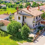 Prázdninový dům 4 Bedroom Pet Friendly In