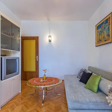 4 Bedroom Pet Friendly In