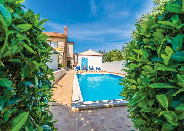 펜션 4 Bedroom Pet Friendly In 스틴잔