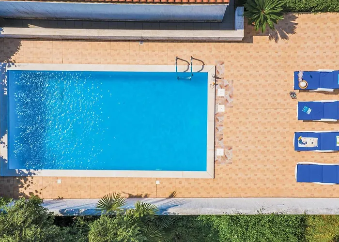 4 Bedroom Pet Friendly In Štinjan