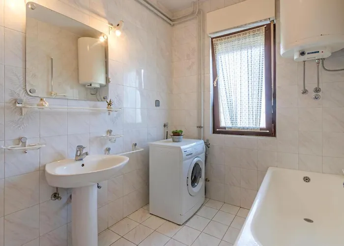 펜션 4 Bedroom Pet Friendly In *
