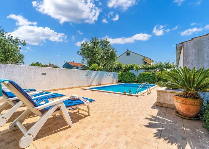 Σπίτι διακοπών 4 Bedroom Pet Friendly In Štinjan