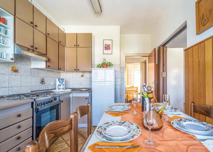 펜션 4 Bedroom Pet Friendly In