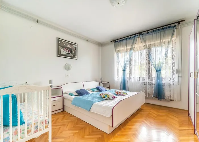 펜션 4 Bedroom Pet Friendly In 스틴잔