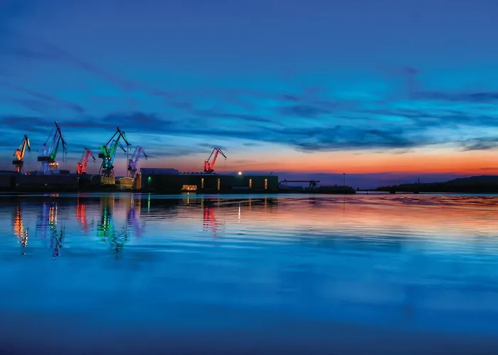 펜션 4 Bedroom Pet Friendly In *