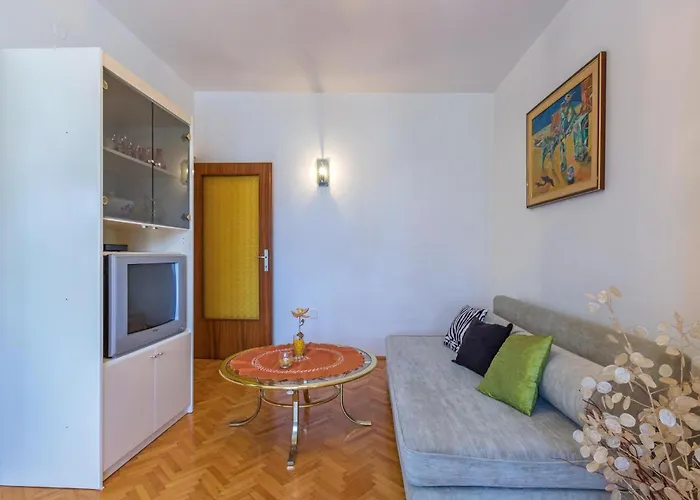 4 Bedroom Pet Friendly In