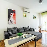 4 Bedroom Pet Friendly In