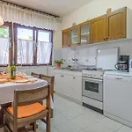 度假居 4 Bedroom Pet Friendly In