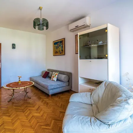 Дом отдыха 4 Bedroom Pet Friendly In
