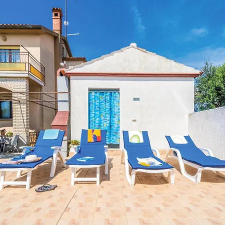 Дом отдыха 4 Bedroom Pet Friendly In