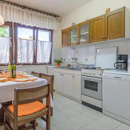 Hébergement de vacances 4 Bedroom Pet Friendly In
