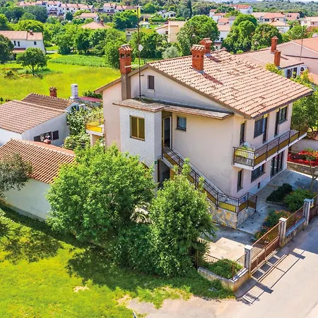 Hébergement de vacances 4 Bedroom Pet Friendly In