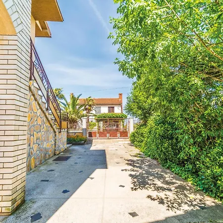 4 Bedroom Pet Friendly In Hébergement de vacances Štinjan