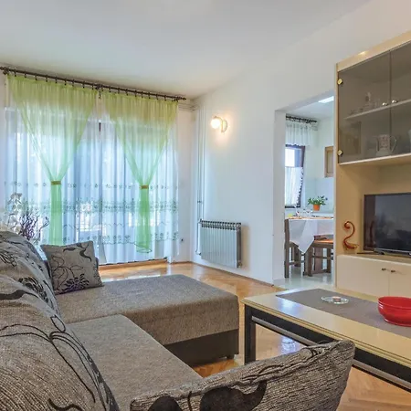 4 Bedroom Pet Friendly In Hébergement de vacances Štinjan