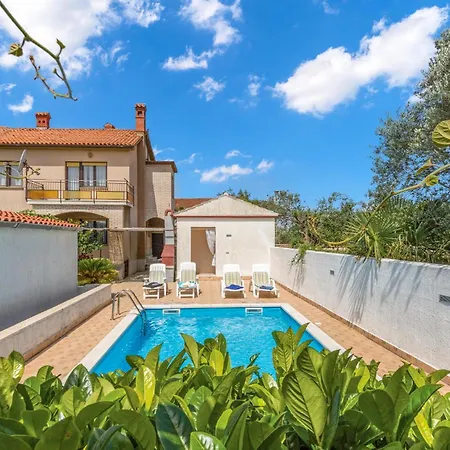 4 Bedroom Pet Friendly In Hébergement de vacances *