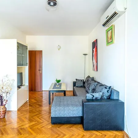 4 Bedroom Pet Friendly In Hébergement de vacances Štinjan