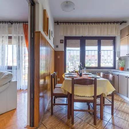 Дом отдыха 4 Bedroom Pet Friendly In